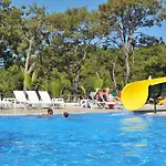Nicholas Park 4*