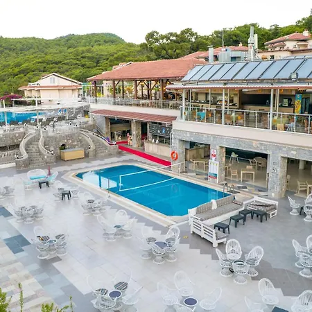 Hotel Nicholas Park 4*