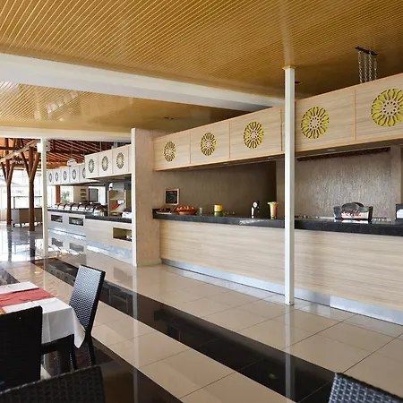 Nicholas Park Hotel 4*