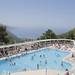 Nicholas Park Hotel 4*