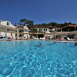 Nicholas Park Ολουντενίζ