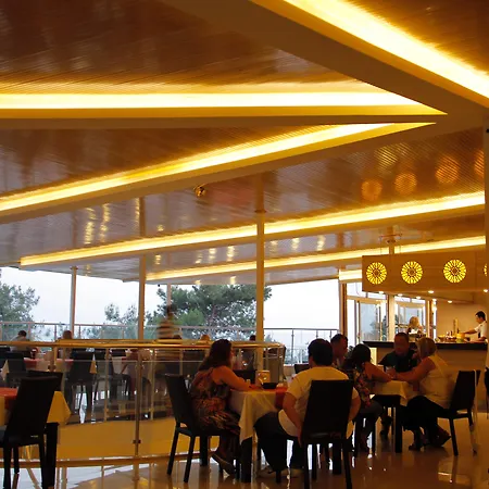 Szálloda Nicholas Park 4*
