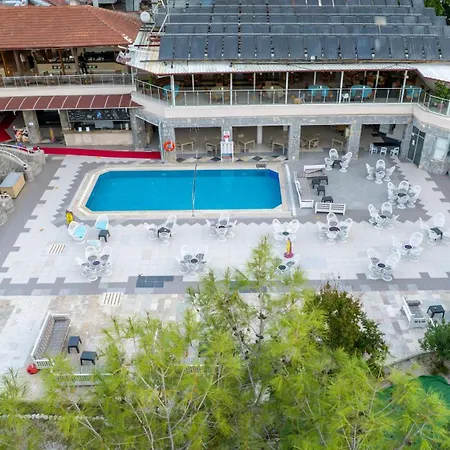 Nicholas Park מלון 4*