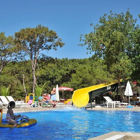 Nicholas Park מלון 4*