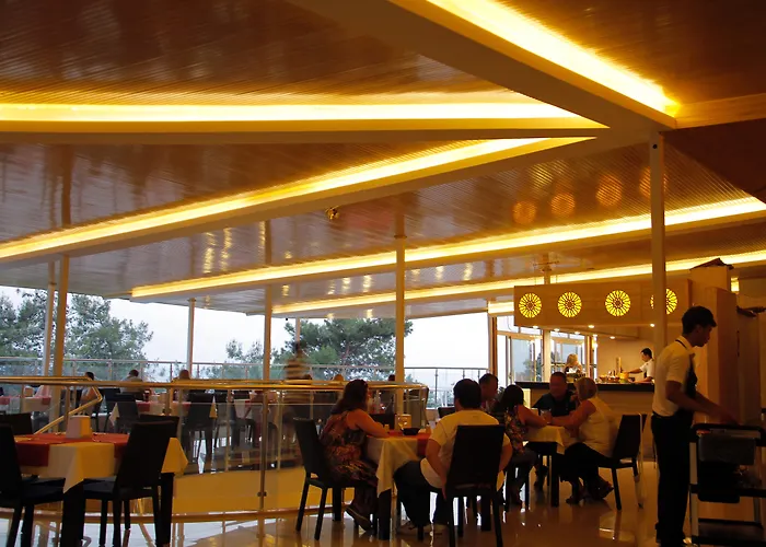 فندق Nicholas Park 4*