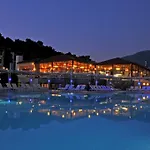 Nicholas Park Hotel 4*