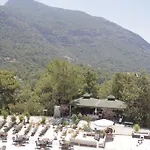 Hotel Nicholas Park 4*
