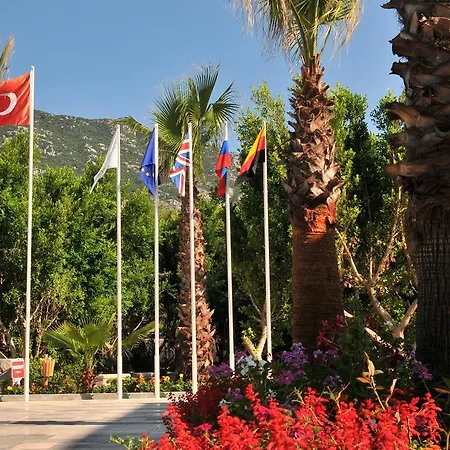 Nicholas Park Hotel 4*