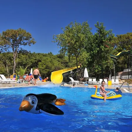 Nicholas Park Отель 4*