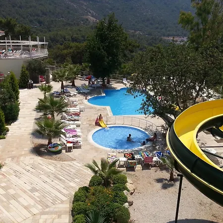 Nicholas Park Hotel 4*