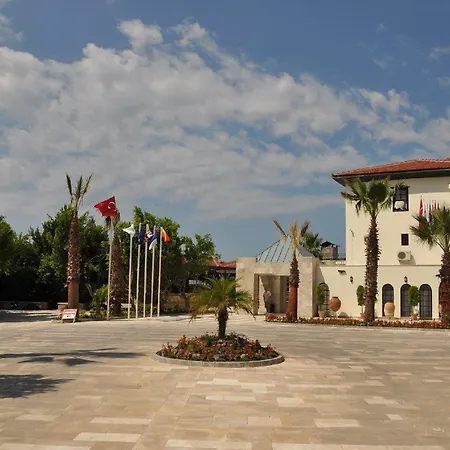 Nicholas Park Otel 4*