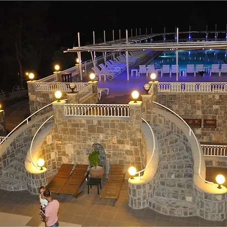 尼古拉斯公园酒店