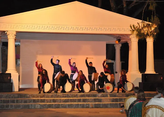 Nicholas Park Hotel 4*